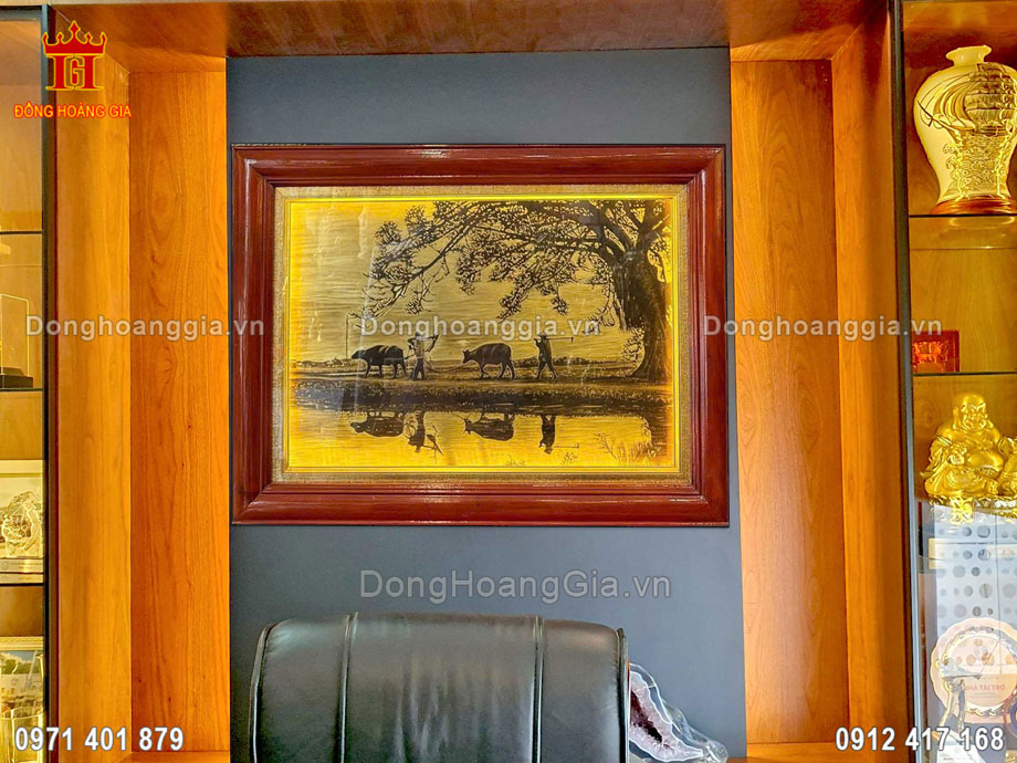 Tranh bức họa đồng quê bằng đồng làm màu giả cổ được chế tác thủ công